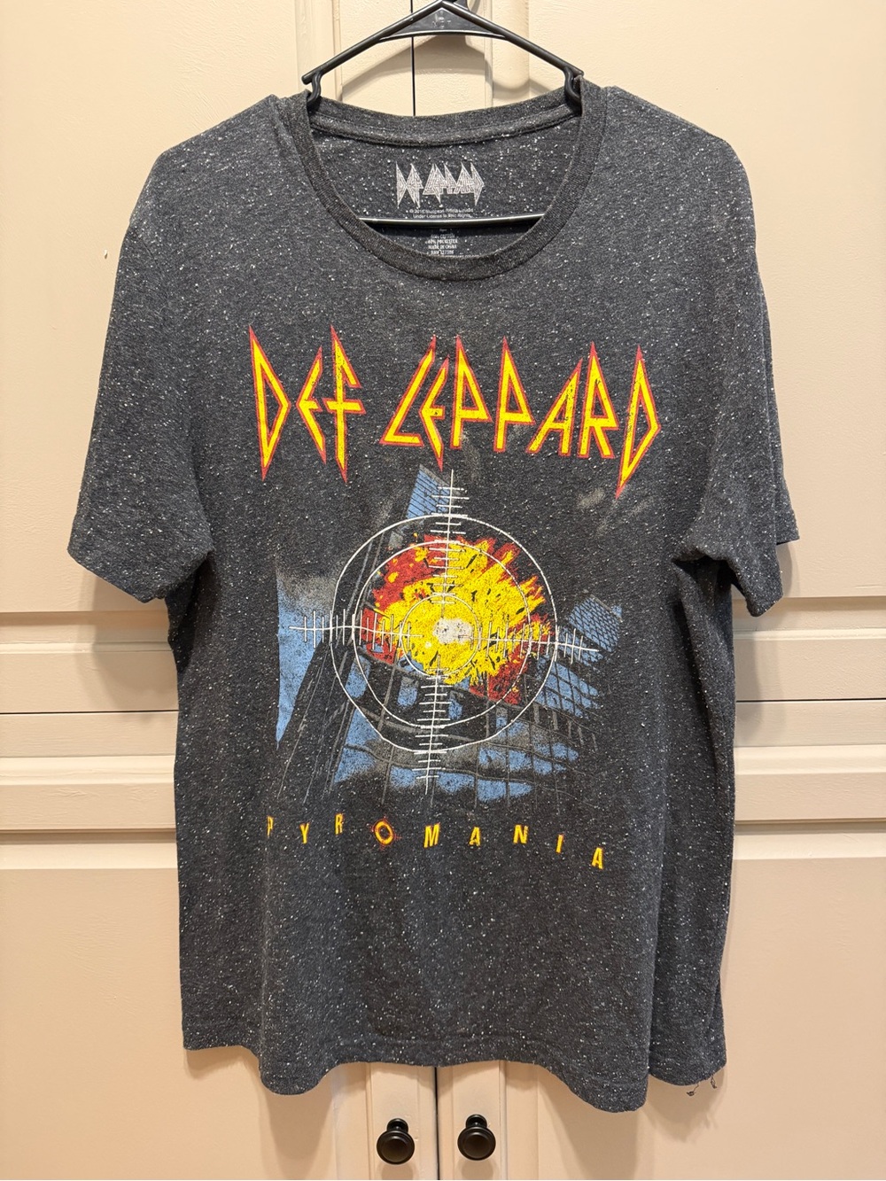 Def Leppard Pyromania Vintage Style Graphic Tee - Black Speckled